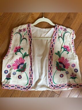 Embroidered Floral Cotton Vest in Pink & Green